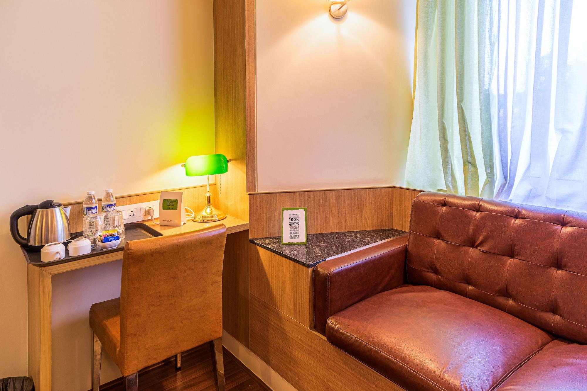 Treebo Premium Grand Emerald Pimpri-Chinchwad Exteriér fotografie