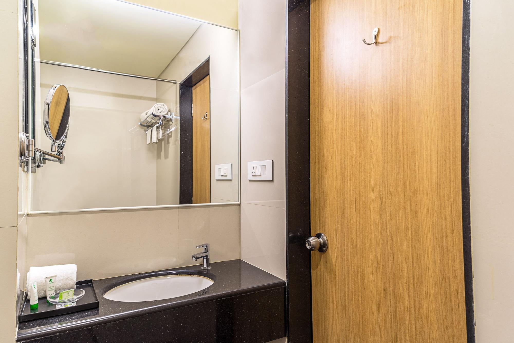 Treebo Premium Grand Emerald Pimpri-Chinchwad Exteriér fotografie