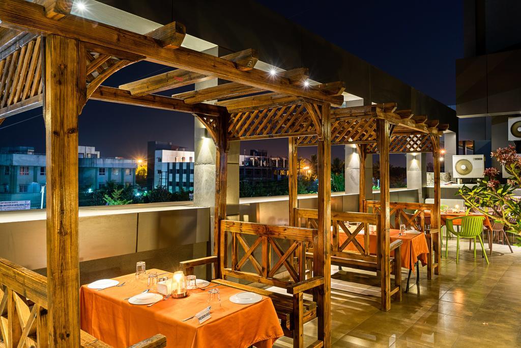 Treebo Premium Grand Emerald Pimpri-Chinchwad Exteriér fotografie