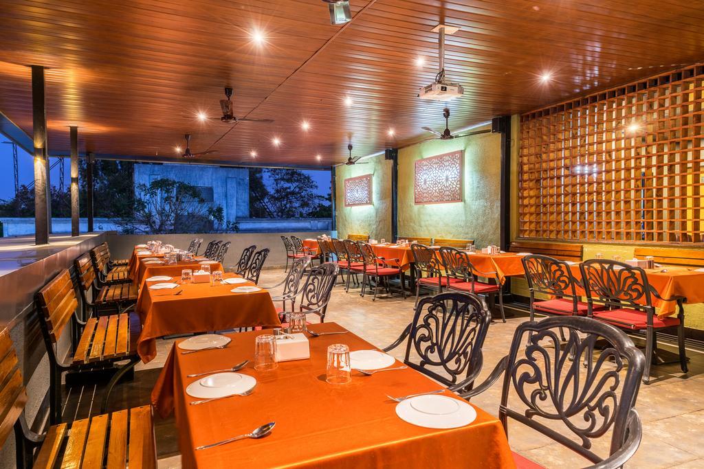 Treebo Premium Grand Emerald Pimpri-Chinchwad Exteriér fotografie