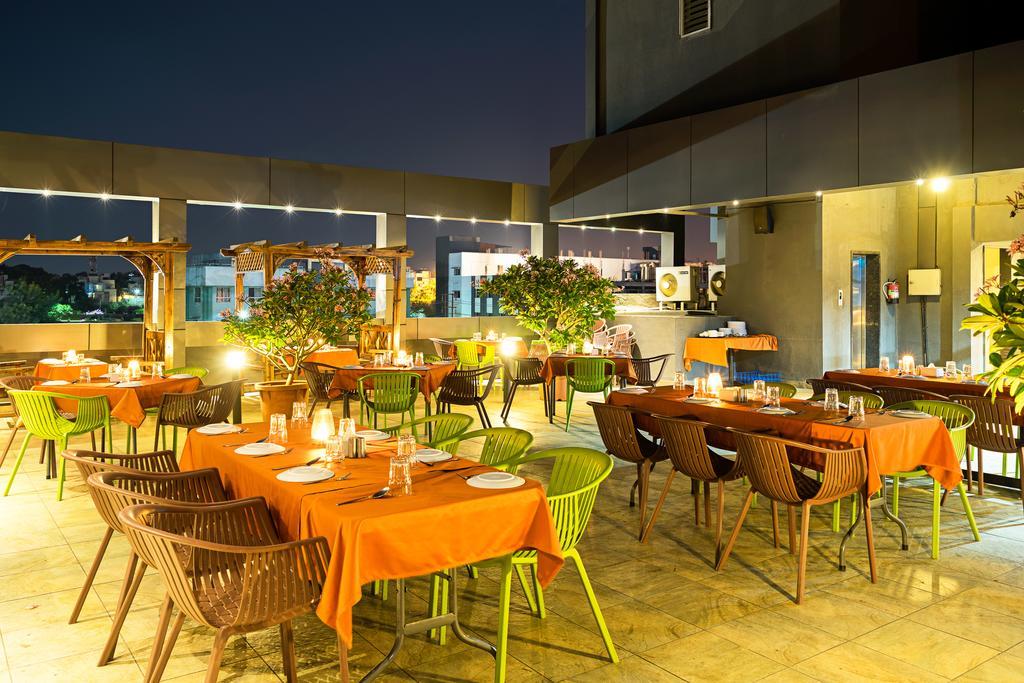 Treebo Premium Grand Emerald Pimpri-Chinchwad Exteriér fotografie