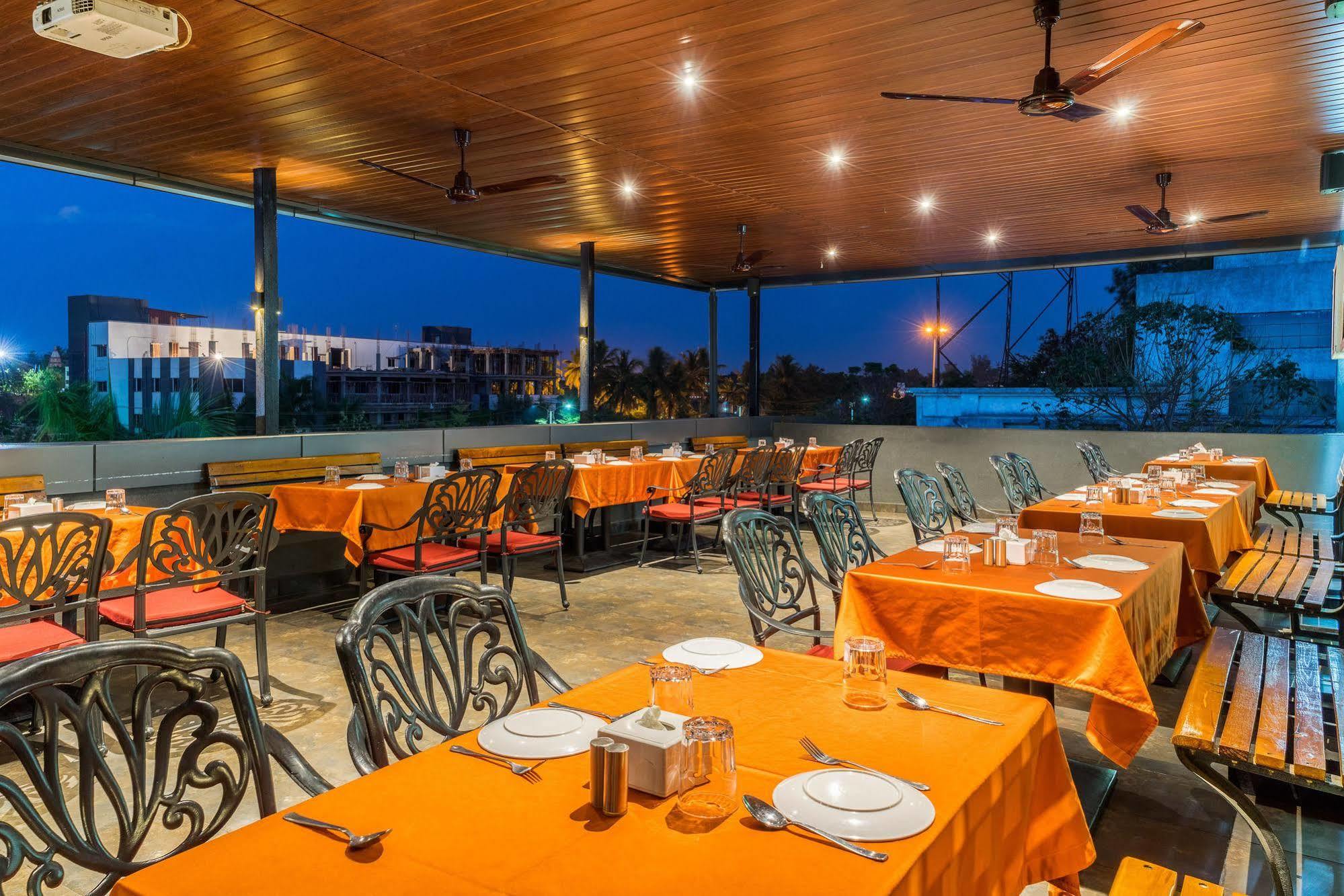 Treebo Premium Grand Emerald Pimpri-Chinchwad Exteriér fotografie