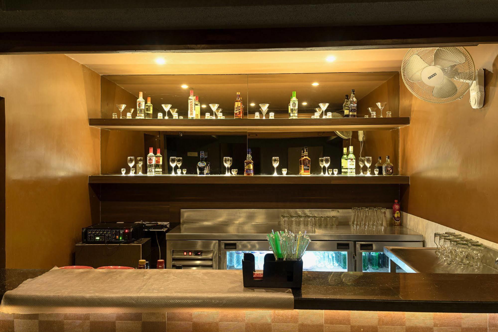 Treebo Premium Grand Emerald Pimpri-Chinchwad Exteriér fotografie