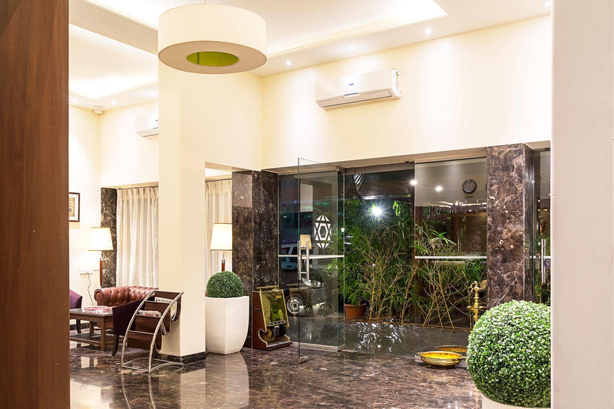 Treebo Premium Grand Emerald Pimpri-Chinchwad Exteriér fotografie