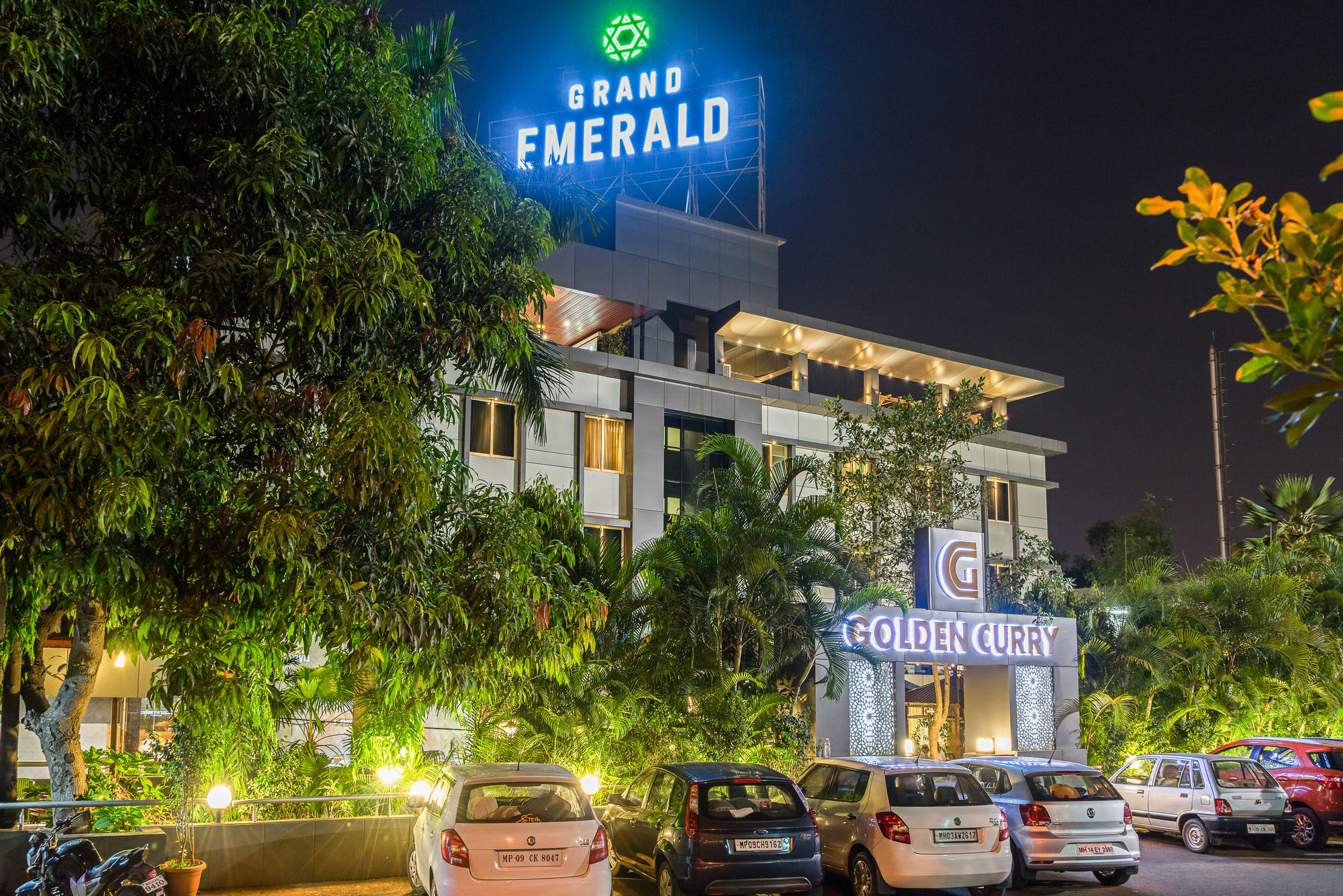 Treebo Premium Grand Emerald Pimpri-Chinchwad Exteriér fotografie