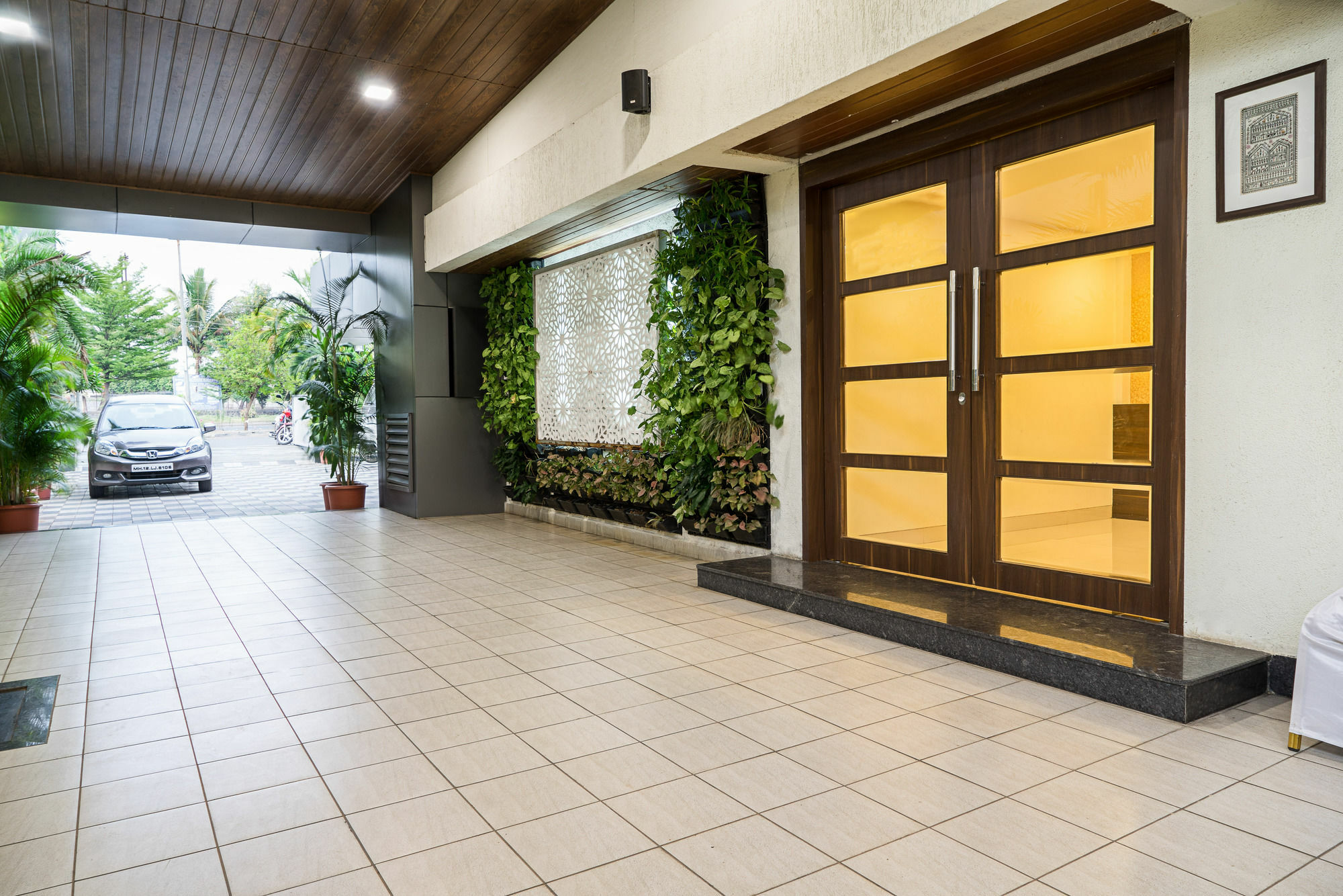 Treebo Premium Grand Emerald Pimpri-Chinchwad Exteriér fotografie