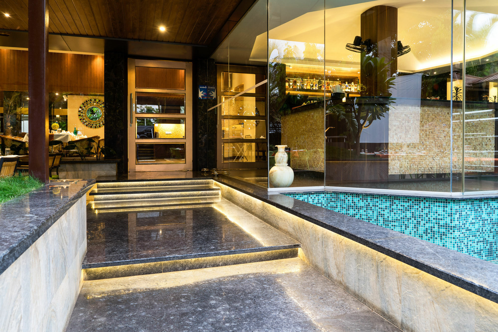 Treebo Premium Grand Emerald Pimpri-Chinchwad Exteriér fotografie